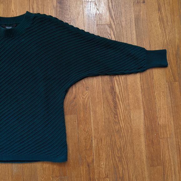 Vera Wang Forest Green Sweater, Mockneck, Batwing Sleeve, Size S - Picture 6 of 12